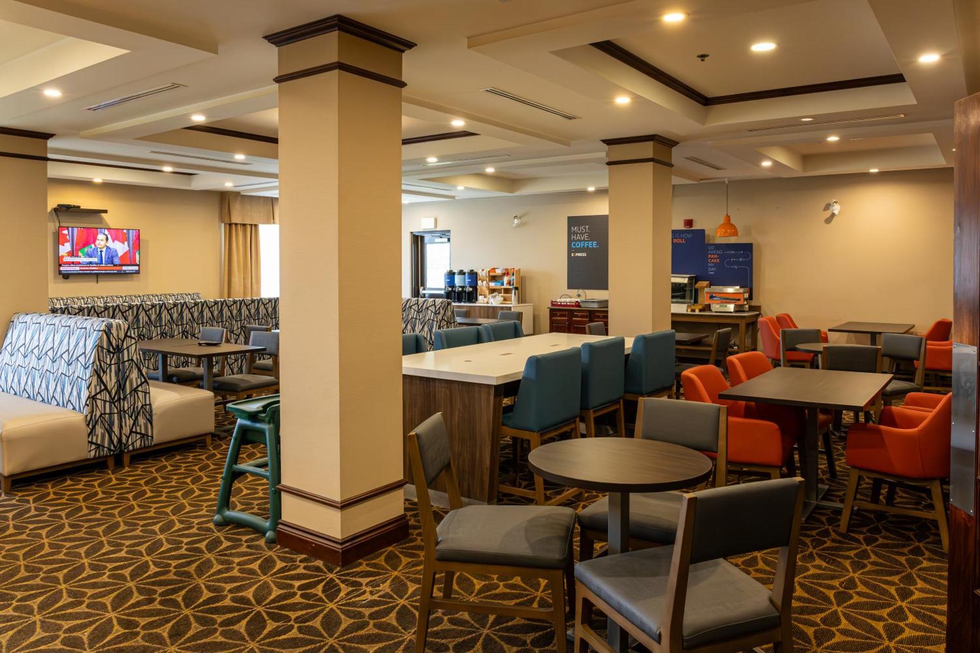 Holiday Inn Express Hotel & Suites Brockville By Ihg Esterno foto