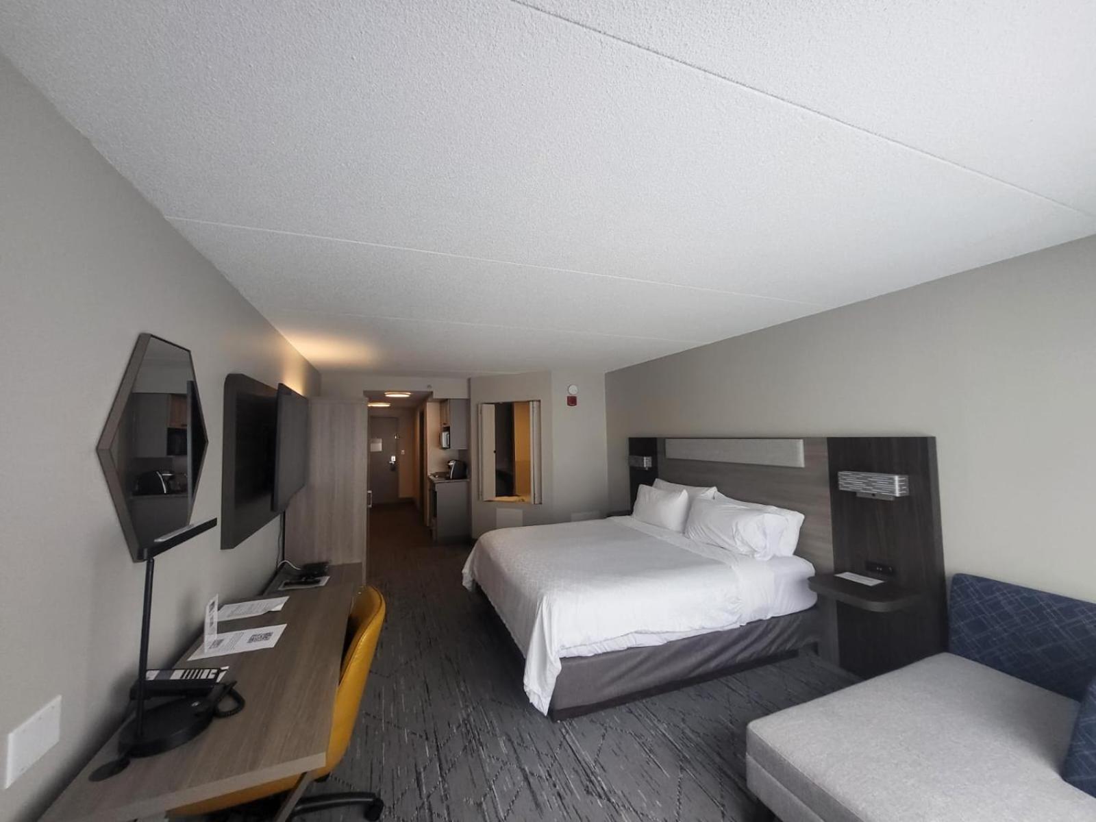 Holiday Inn Express Hotel & Suites Brockville By Ihg Esterno foto