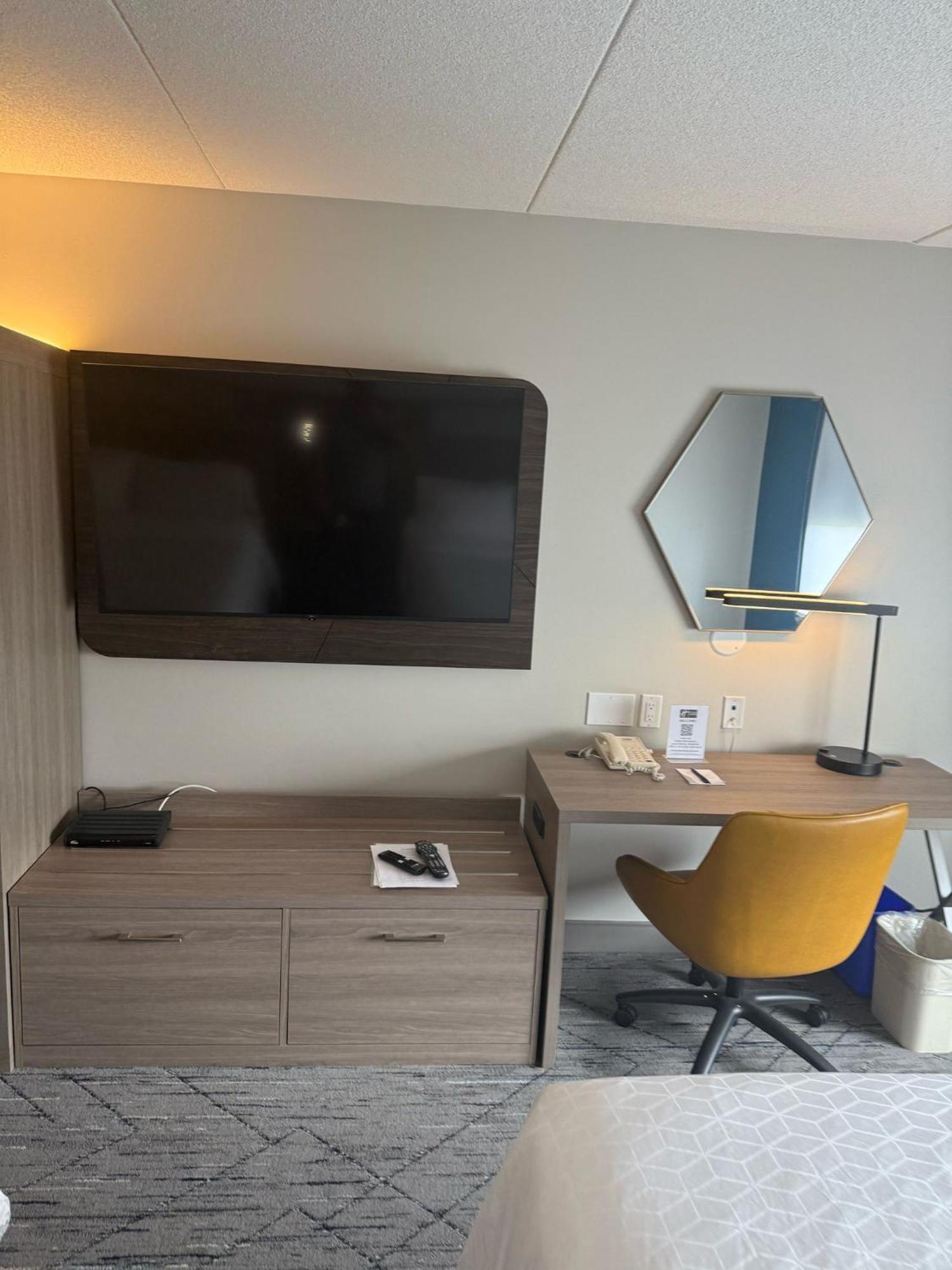 Holiday Inn Express Hotel & Suites Brockville By Ihg Esterno foto