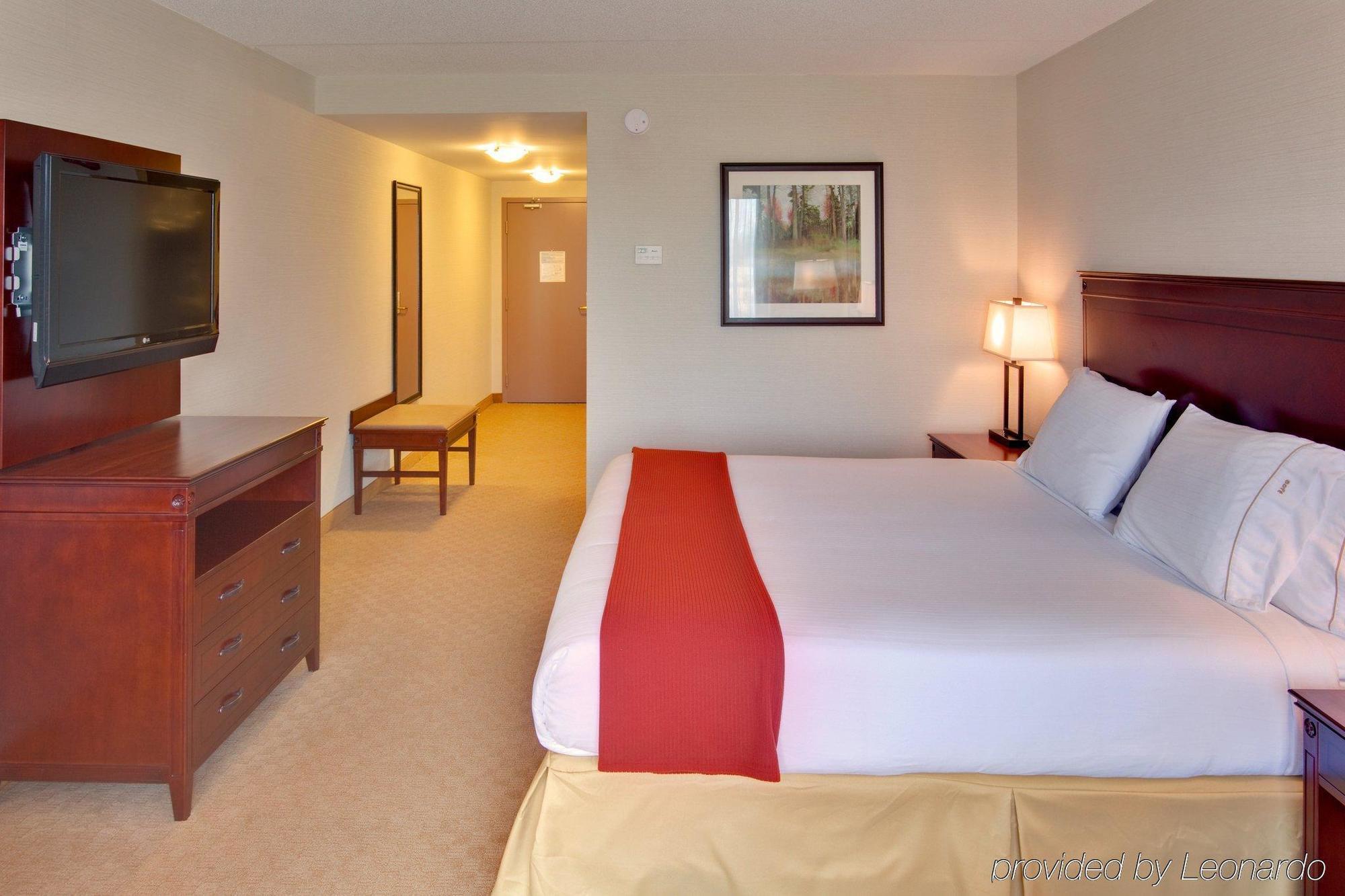 Holiday Inn Express Hotel & Suites Brockville By Ihg Esterno foto