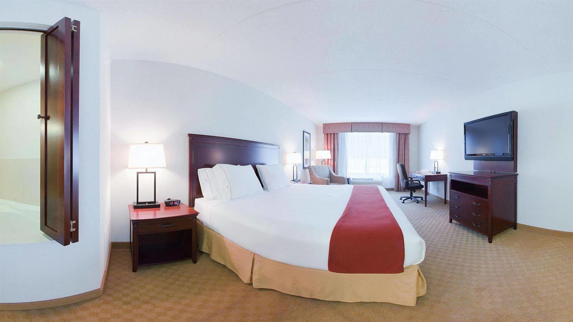 Holiday Inn Express Hotel & Suites Brockville By Ihg Esterno foto