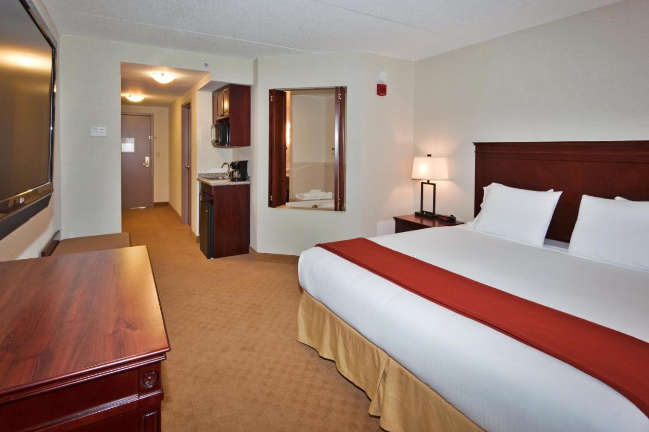 Holiday Inn Express Hotel & Suites Brockville By Ihg Esterno foto
